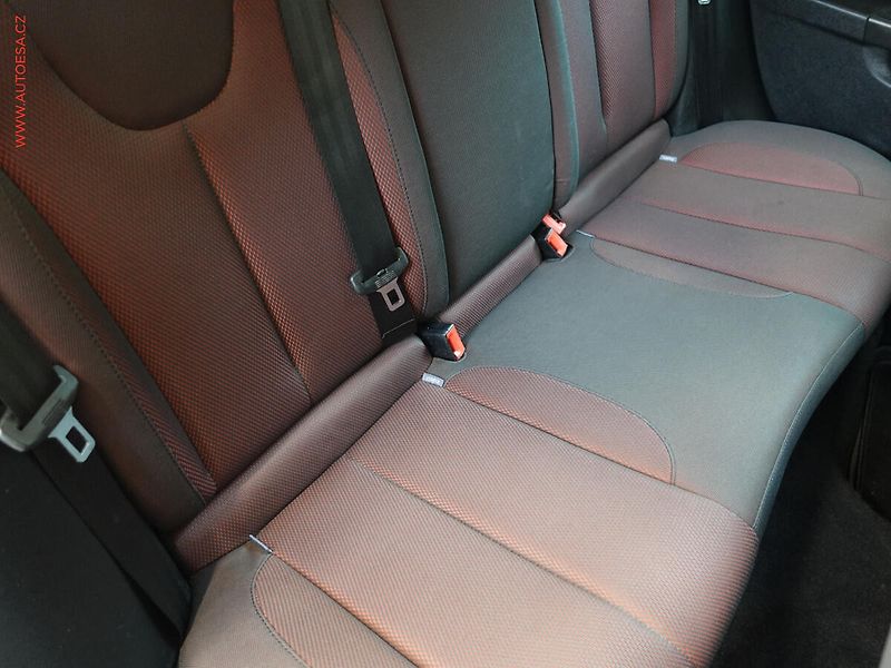 Seat Leon (2007) 2.0 TDi, Stylance - fotka 12 z 20
