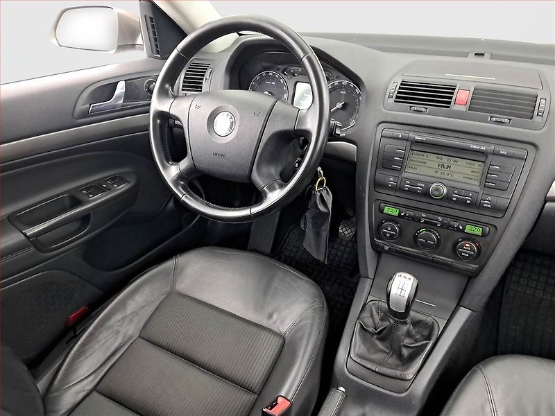 Škoda Octavia (2007) 1.9 TDI DPF 4x4, 4X4 - fotka 7 z 14