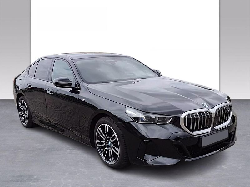 BMW i5 xDrive40 M-Sport HuD 360 Venti - fotka 3 z 20