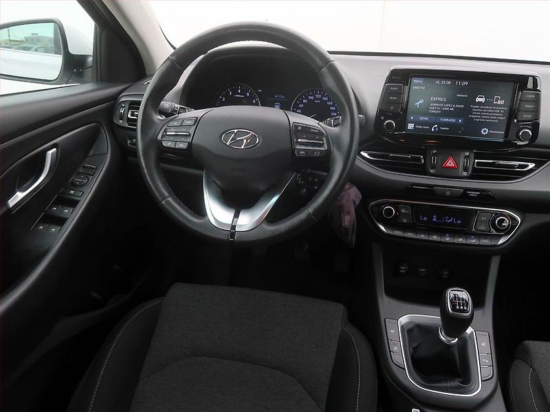 Hyundai i30 (2021) Family 1.5 DPI, Serv.kniha - fotka 7 z 16