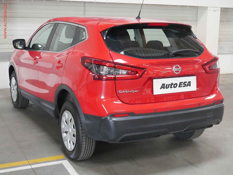 Nissan Qashqai (2020) 1.3 DIG-T, ČR, AC, temp - fotka 4 z 14