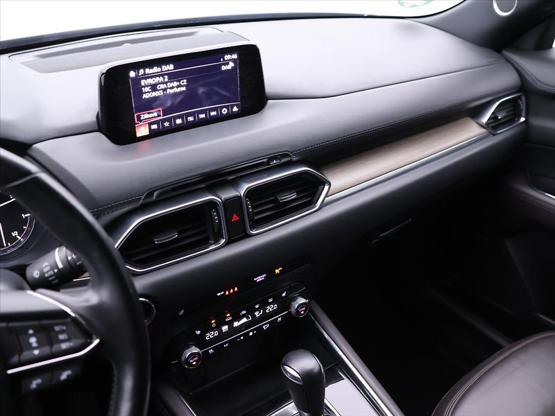 Mazda CX-5 2,5 SkyActiv AWD Sports-Line D - fotka 23 z 37