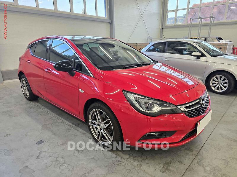Opel Astra (2016) 1.4i, ČR - fotka 1 z 3