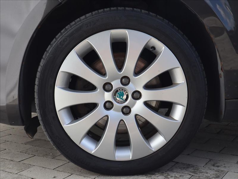Škoda Superb 2,0 TDi 4x4 Elegance Navi CZ - fotka 26 z 34