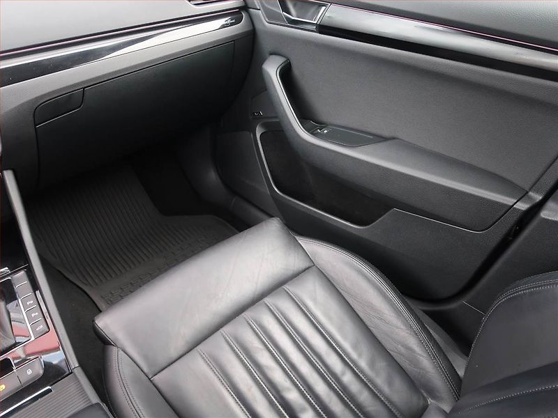 Škoda Superb (2019) Laurin&Klement 2.0 TDI, 4X4 - fotka 8 z 19
