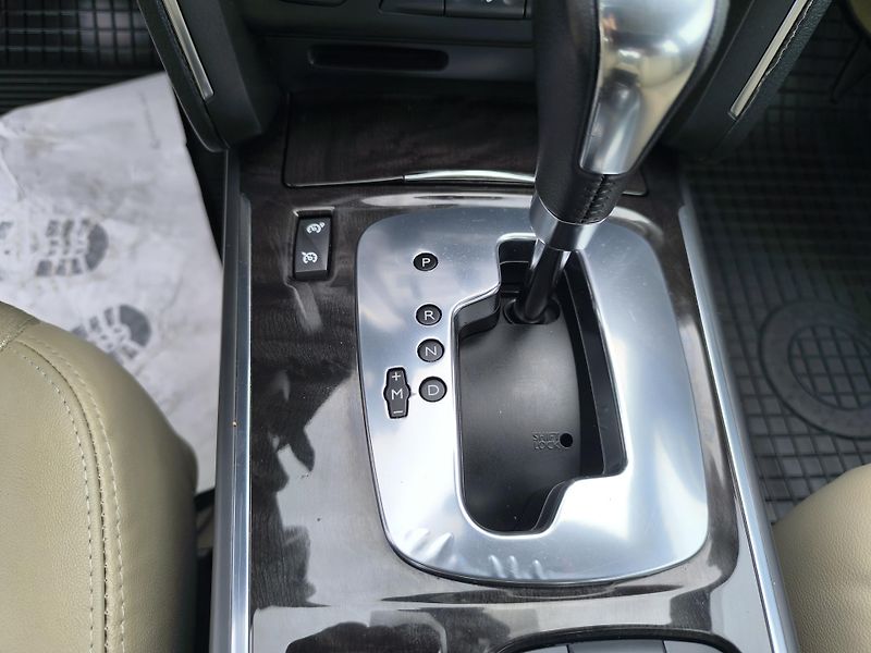 Renault Latitude (2011) 2.0 dCi 1MAJITEL,NOVÉ ČR - fotka 27 z 32