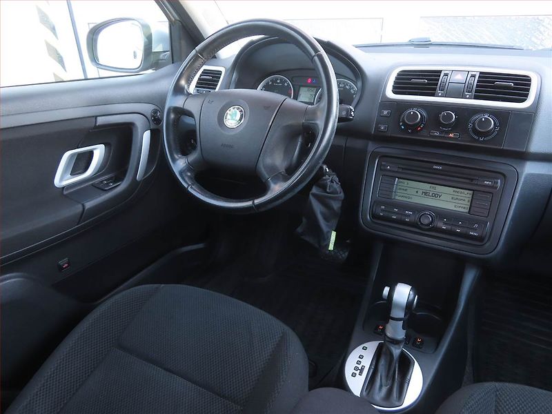 Škoda Fabia (2008) Sport 1.6 16V, Automat - fotka 7 z 19