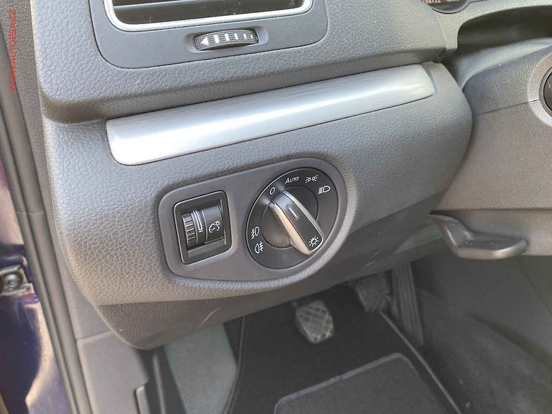 Volkswagen Sharan (2018) 2.0 TDi 7míst, Comfortline - fotka 15 z 17