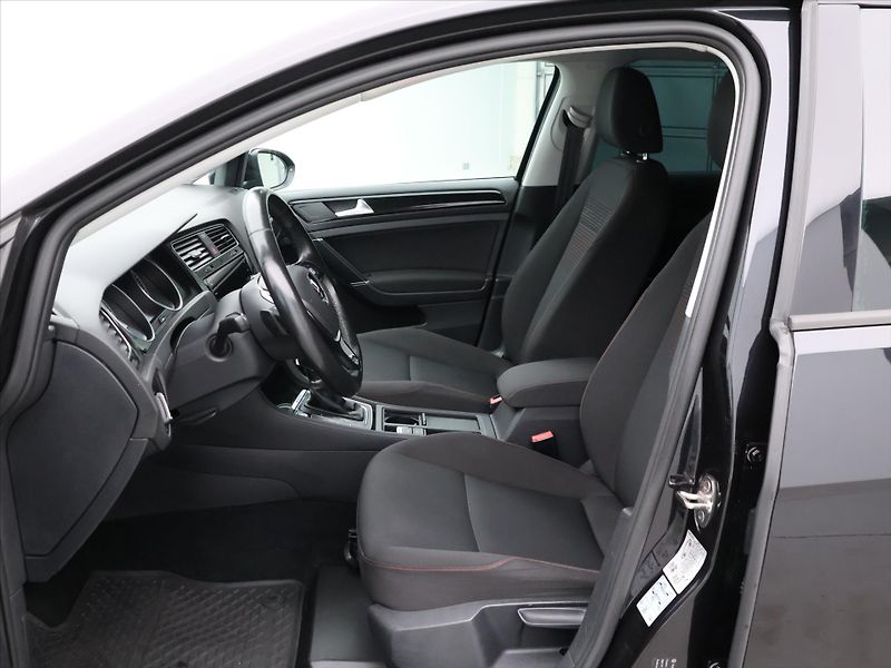 Volkswagen Golf 2.0 TDI 110KW DSG 4Motion - fotka 11 z 30