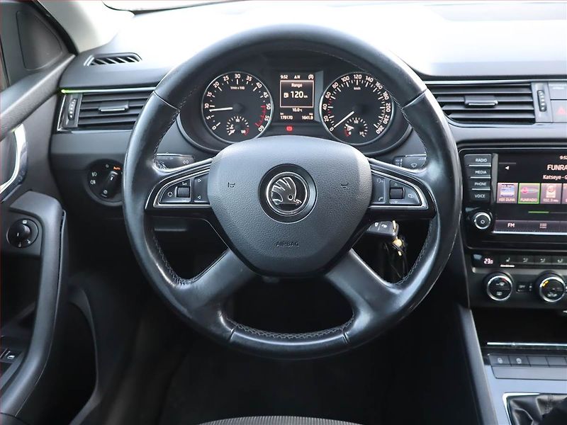 Škoda Octavia (2014) 1.6 TDI, Navi, Xenony - fotka 16 z 19