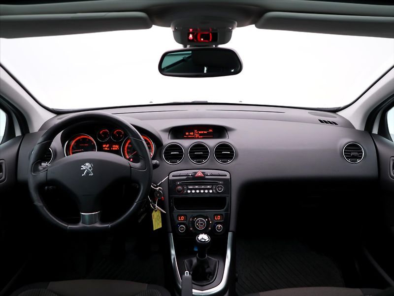 Peugeot 308 1,6 16V 88kW CZ Serv.Kniha - fotka 25 z 33