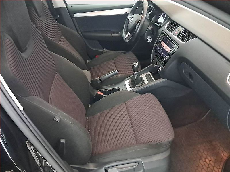 Škoda Octavia (2017) Style 1.6 TDI, Serv.kniha - fotka 9 z 21
