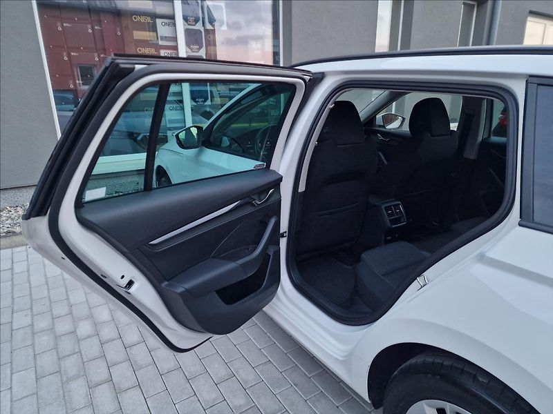 Škoda Octavia 2.0TDI Combi, původ ČR,1.Maj. - fotka 18 z 50