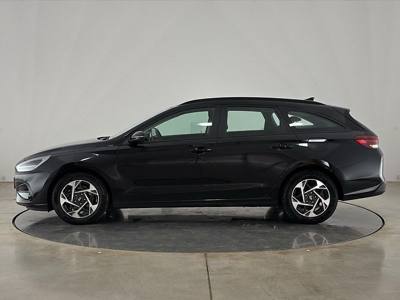 Hyundai i30 Kombi 1,5 T-GDI MHEV - fotka 3 z 26