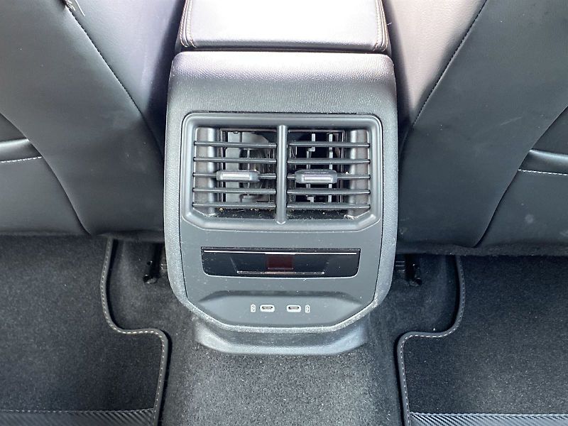 Cupra Formentor (2023) 1.5 TSI DSG - fotka 28 z 36