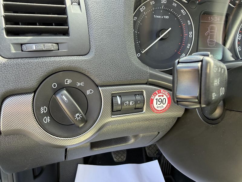 Škoda Octavia 2,0TDI 103kW Elegance BEZ DPF - fotka 39 z 57