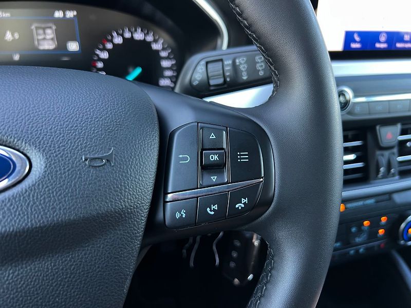 Ford Focus (2021) 1.0 EcoBoost-P.KAMERA - fotka 28 z 49