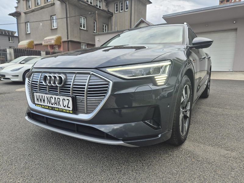 Audi e-tron 50 QUATTRO 230kw 20ALU SOH100% - fotka 43 z 44