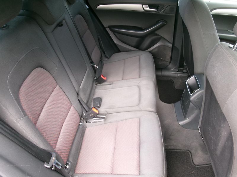 Audi Q5 (2009) 3,0TDI QUATTRO AC NAVI - fotka 16 z 28