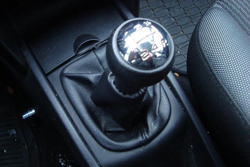 Peugeot 207 (2010) 1.4i, Zakoup.v ČR, Naj.70 Tis. - fotka 49 z 52