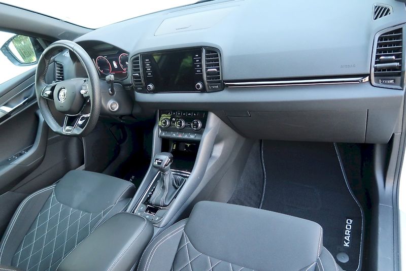 Škoda Karoq (2023) SPORTLINE 1.5 TSI 110 kW DSG - fotka 20 z 29