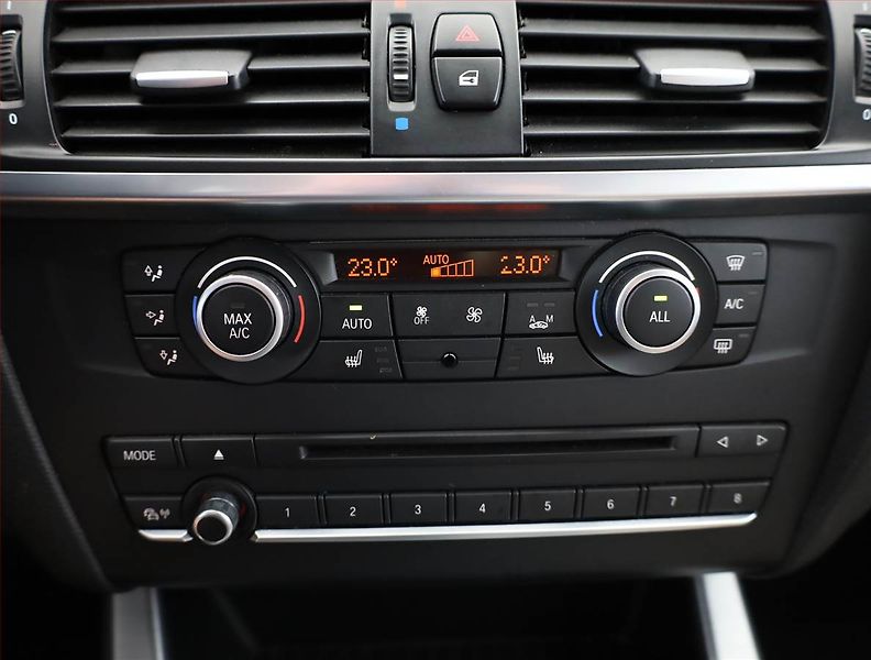 BMW X3 (2013) xDrive20d, 4X4, Automat - fotka 11 z 21