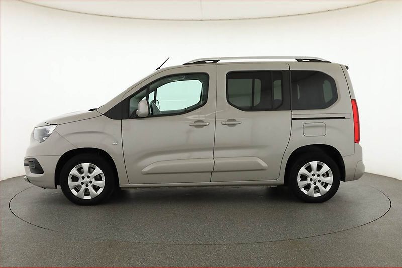 Opel Combo (2020) Enjoy 1.2 Turbo, 5Míst, ČR - fotka 3 z 18