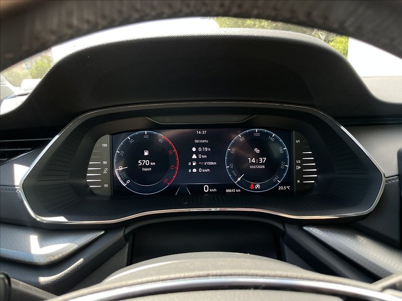 Škoda Octavia 2,0 TDI Combi Ambtion Plus LED - fotka 9 z 24