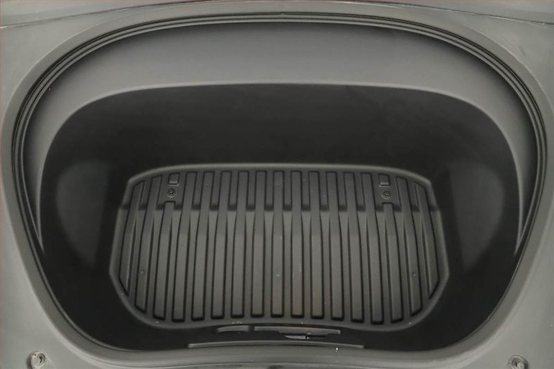 Tesla Model 3 (2024) Standard Range LFP, SoH 96% - fotka 22 z 26