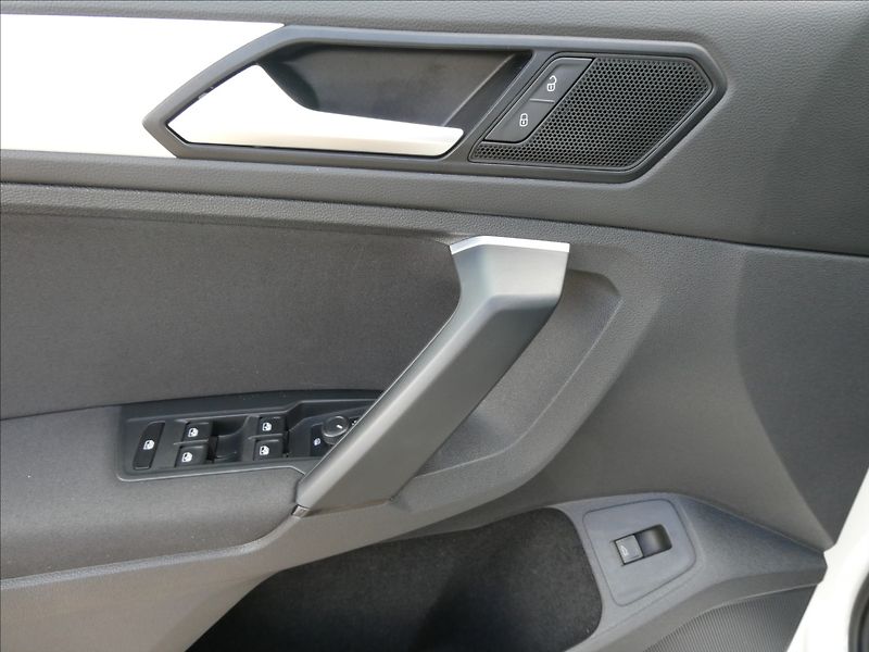 Volkswagen Tiguan 2,0 TSi 140kW DSG 4Motion,weba - fotka 34 z 52