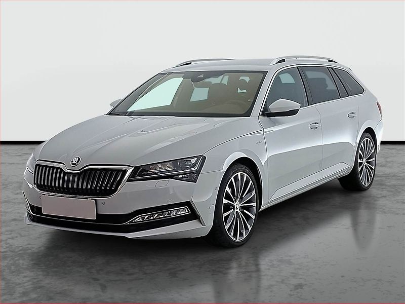 Škoda Superb (2023) 2.0 TDI - fotka 2 z 24