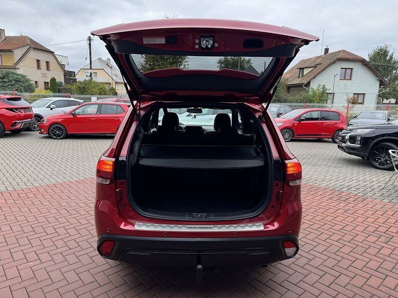 Mitsubishi Outlander (2019) 2.0i Mivec Automat LED 7Míst - fotka 19 z 50
