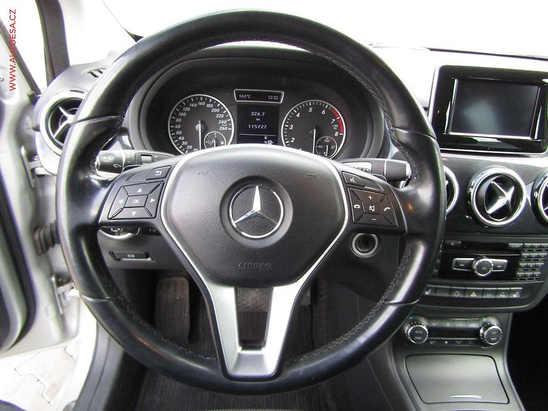 Mercedes-Benz Třídy B (2012) 1.6i B200, AT, bixen, navi, - fotka 20 z 24