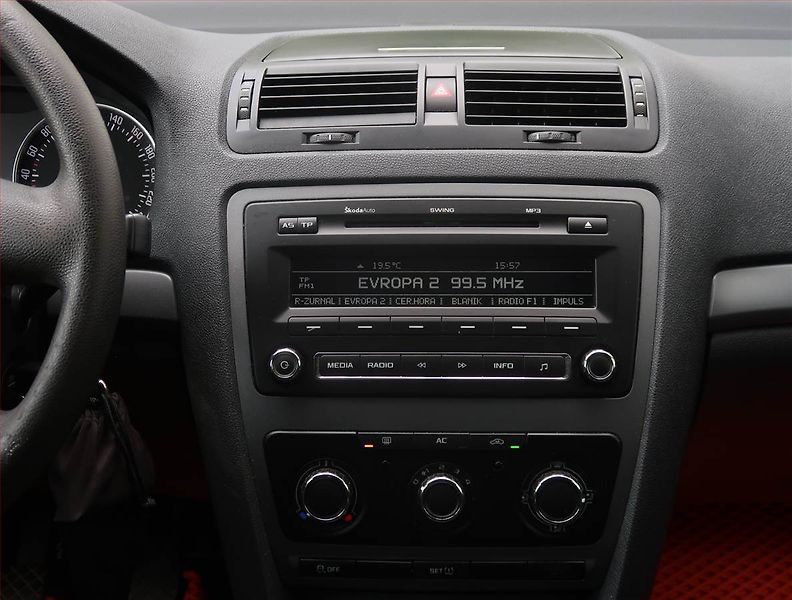 Škoda Octavia (2012) 1.2 TSI - fotka 12 z 15