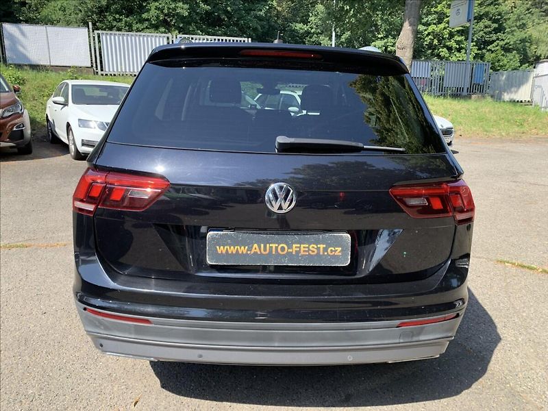 Volkswagen Tiguan 2,0 TDI 4X4 DSG 140KW PANORAMA - fotka 6 z 28