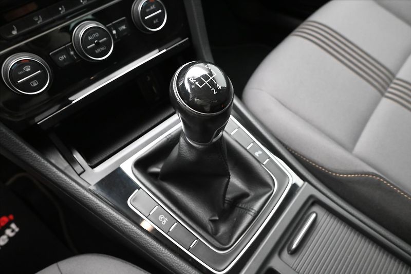 Volkswagen Golf 1,6 TDI 81kW Allstar Záruka až - fotka 22 z 30