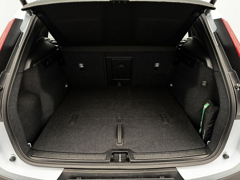 Volvo XC40 B3 CORE AUT CZ 1.maj - fotka 5 z 40
