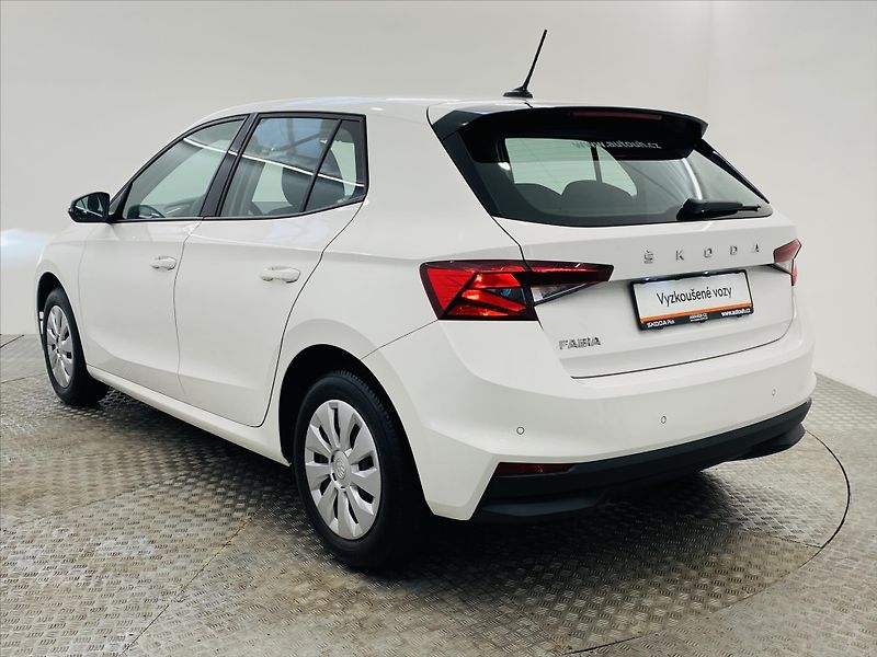 Škoda Fabia 1,0 MPI 48kW Active - fotka 20 z 22