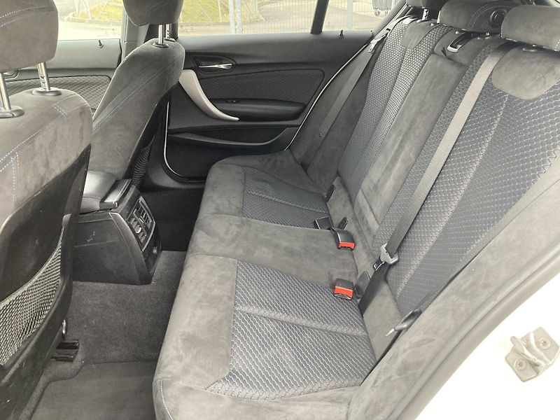 BMW Řada 1 (2016) 118d xDrive, M paket, serviska - fotka 10 z 35
