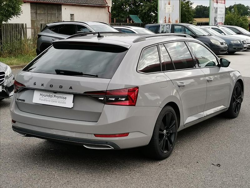 Škoda Superb 2,0 TDI SportLine Combi DSG - fotka 4 z 23