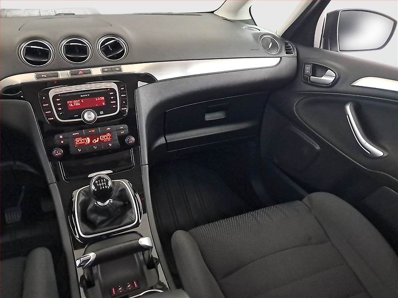 Ford S-MAX (2014) 2.0 TDCi, Serv.kniha, Xenony - fotka 8 z 17