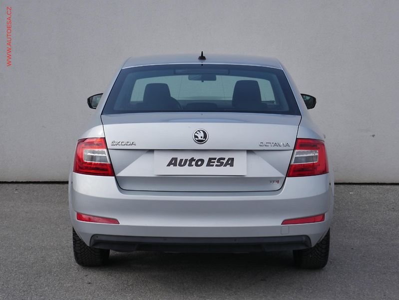 Škoda Octavia (2013) 2.0 TDi, ČR, Elegance, DSG - fotka 5 z 20