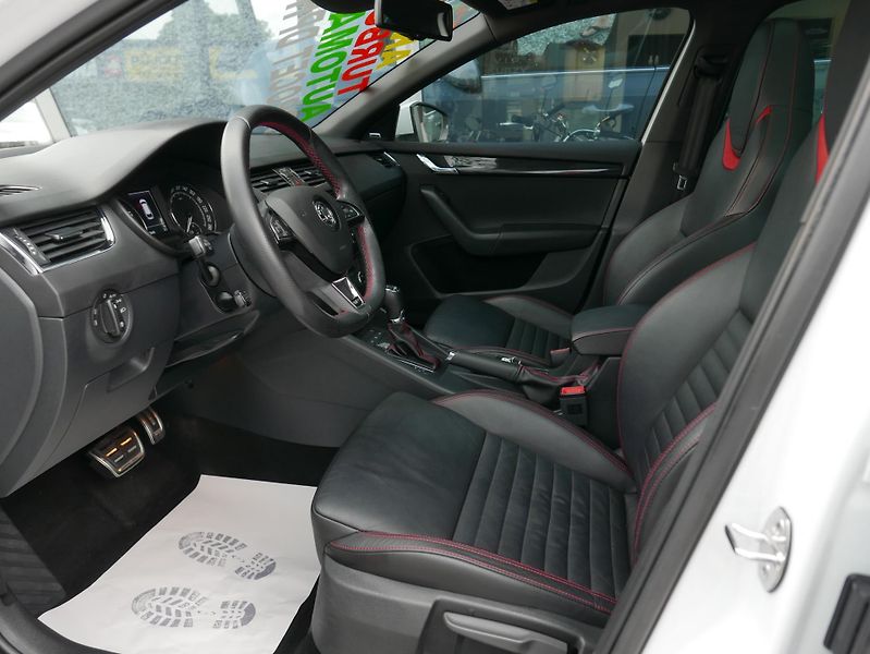 Škoda Octavia RS 2,0TSI Panorama REZERVACE - fotka 17 z 43