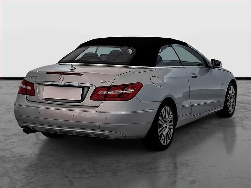Mercedes-Benz Třídy E (2010) E 250, Automat, Kůže, Navi - fotka 5 z 22