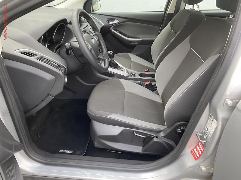 Ford Focus (2011) 1.6 Ti, Trend - fotka 9 z 15