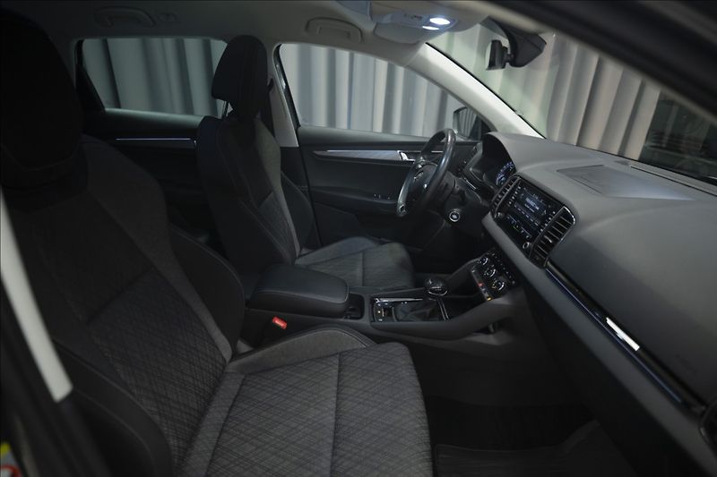 Škoda Karoq 2,0 TDI DSG KEYLESS VÝHŘEV ČR - fotka 8 z 38