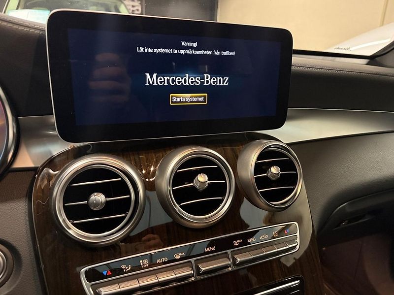 Mercedes-Benz GLC 200 Coupé 4MATIC Pano - fotka 18 z 18