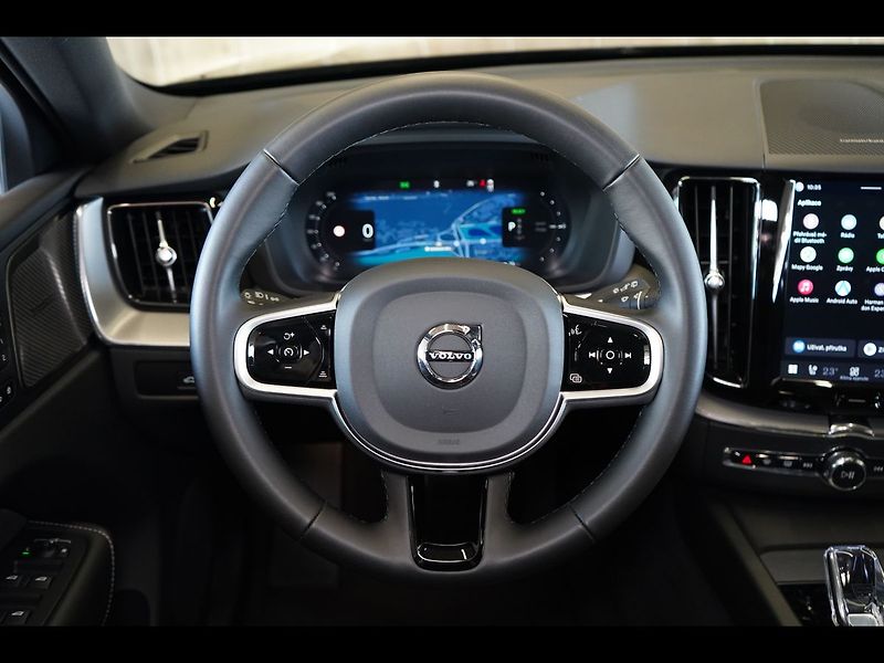 Volvo XC60 T8 PLUS Black Edition, 360°,HK - fotka 23 z 47