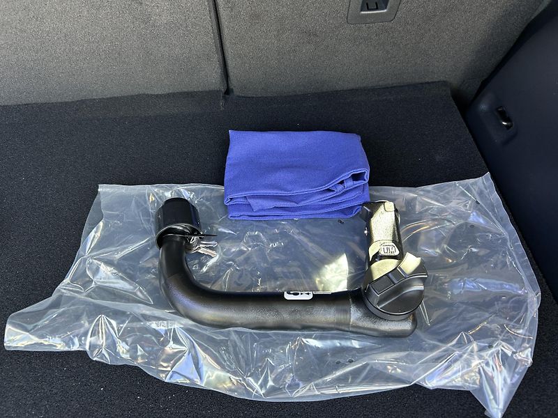 Ford Kuga Top Edition 2.5 PHEV 178kW - fotka 10 z 39