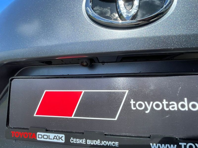 Toyota Corolla 2.0 Hybrid automat GR SPORT - fotka 13 z 29